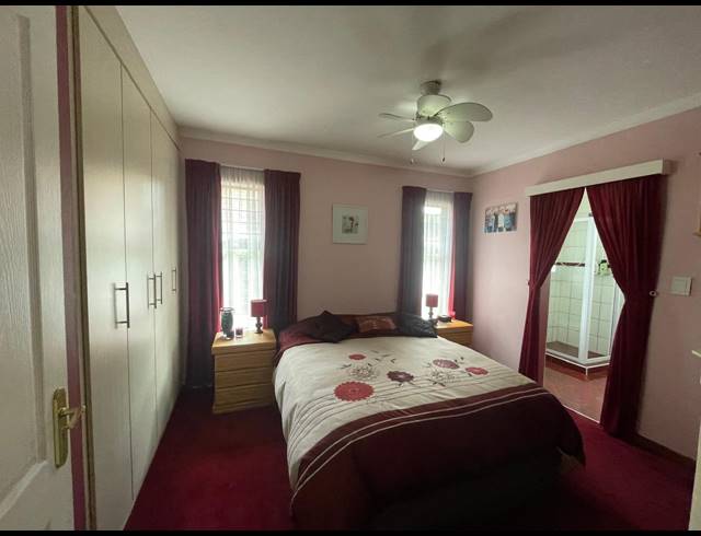 3 BEDROOM CLUSTER FOR SALE IN LAMBTON